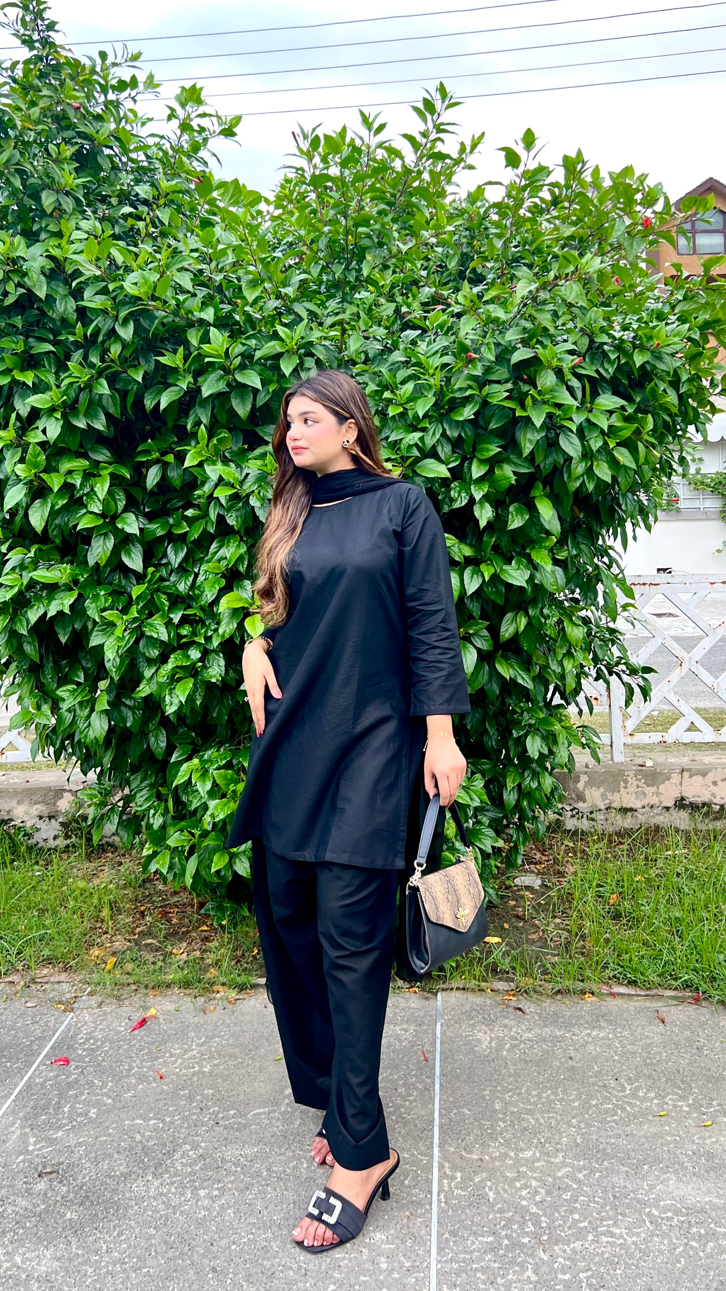 Ovelin – 3 Piece Black Suit