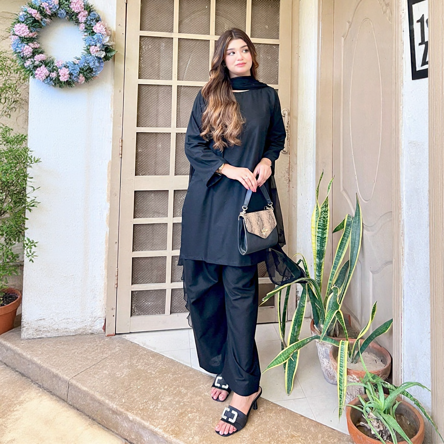 Ovelin – 3 Piece Black Suit