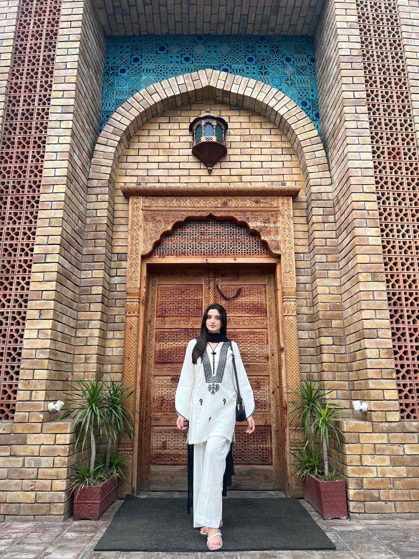 Zoya – Embroidered Cotton 2-Piece Suit