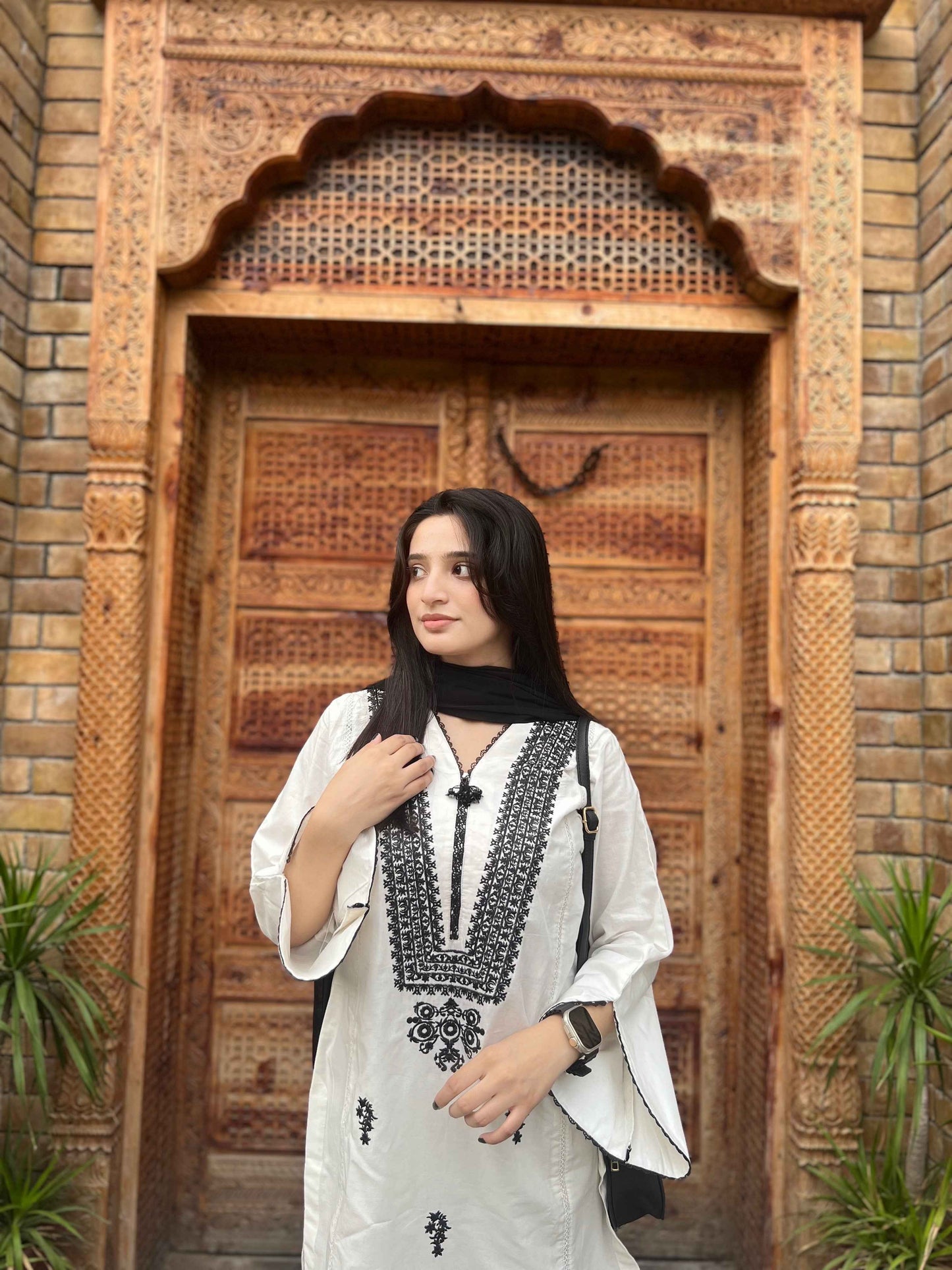 Zoya – Embroidered Cotton 2-Piece Suit