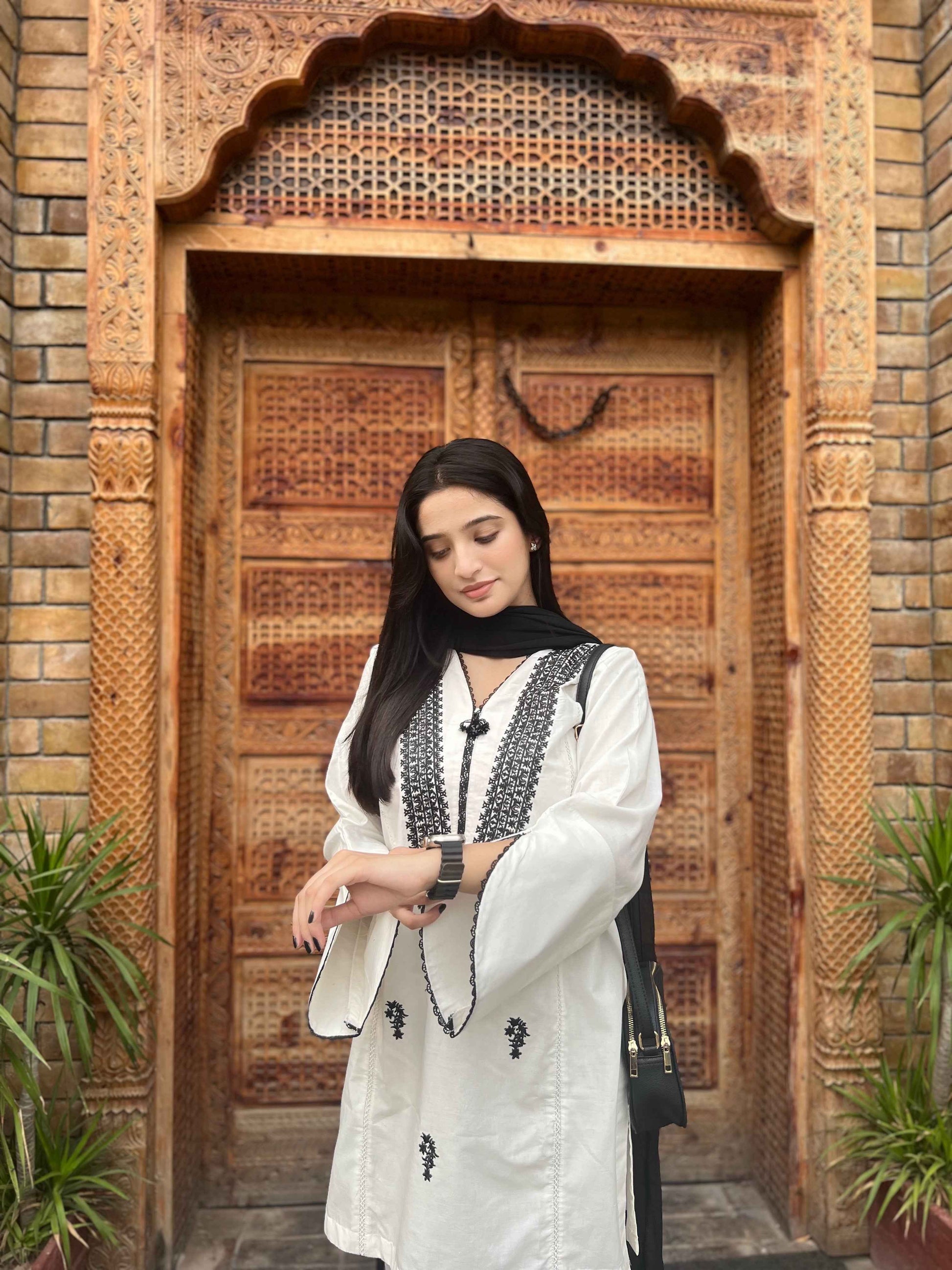 Zoya – Embroidered Cotton 2-Piece Suit