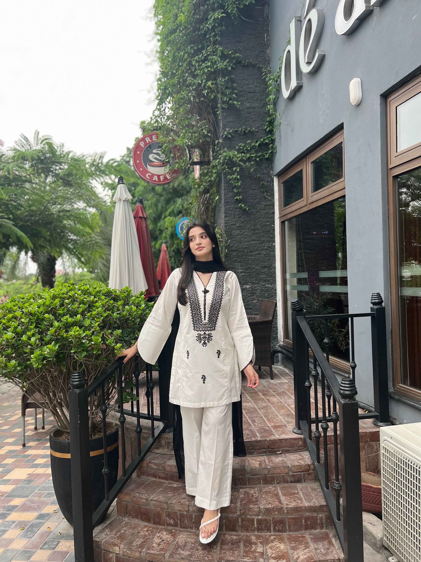 Zoya – Embroidered Cotton 2-Piece Suit